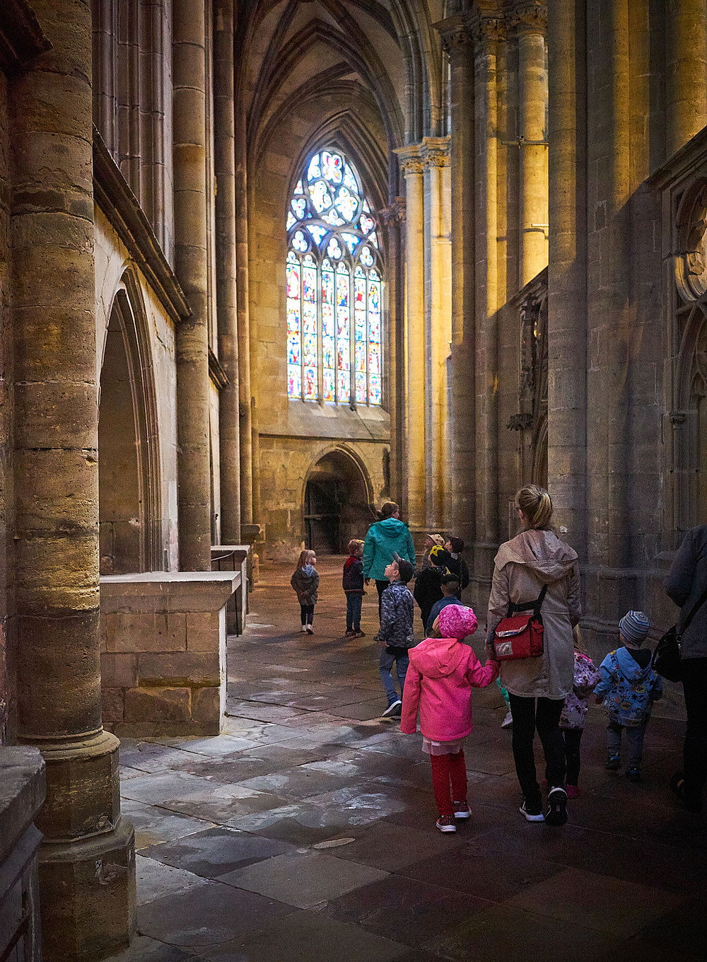 Kindergruppe im Dom